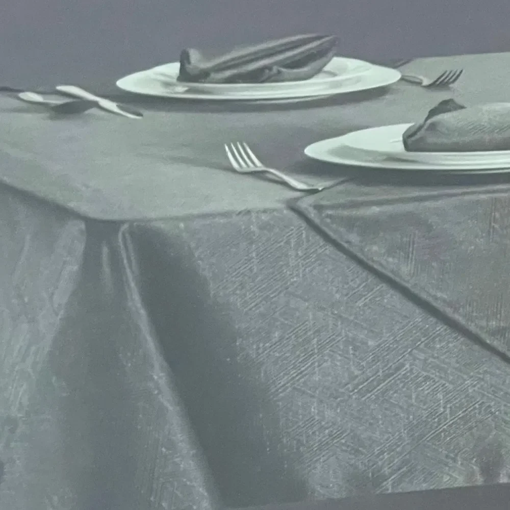 Decorative Tablecloth and Napkin Set Oblong 60 x 84 Silver Gray Textured
